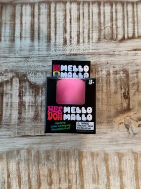 Pink Mello Mallo NeeDoh